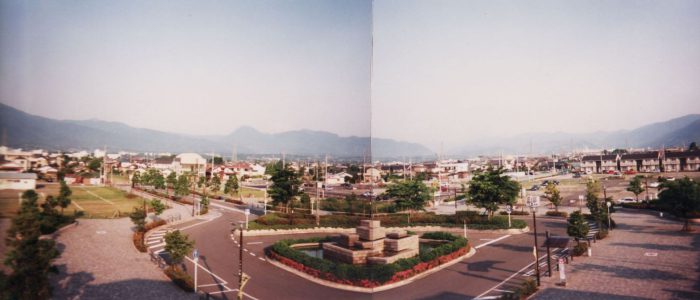 開成駅西口広場(平成11年5月撮影）